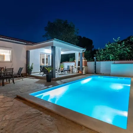 Lena Villa Pridraga
